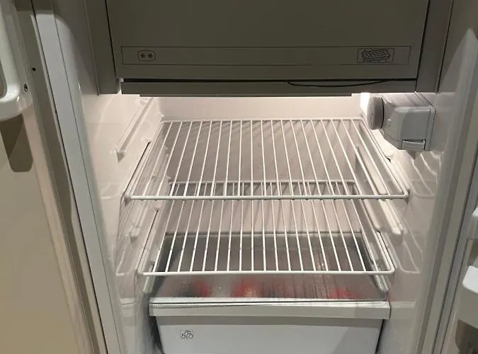 Liten Koselig Hybelleilighet For 1 Til 2 Personer - Sentral Beliggenhet Og Gunstig Pris 트롬쇠