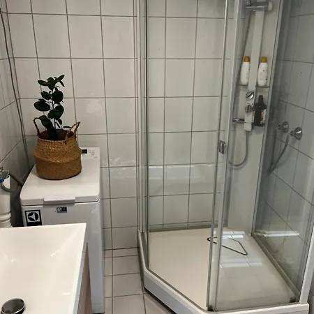 Liten Koselig Hybelleilighet For 1 Til 2 Personer - Sentral Beliggenhet Og Gunstig Pris Daire Tromsø